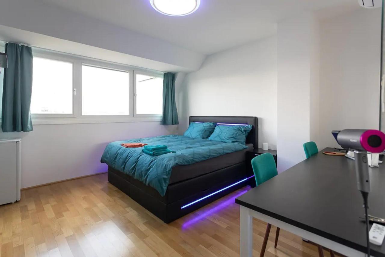 Private Room With Ac- Microwave, Personal Fridge & Metro Access - 7 Min To Center Wien Ngoại thất bức ảnh