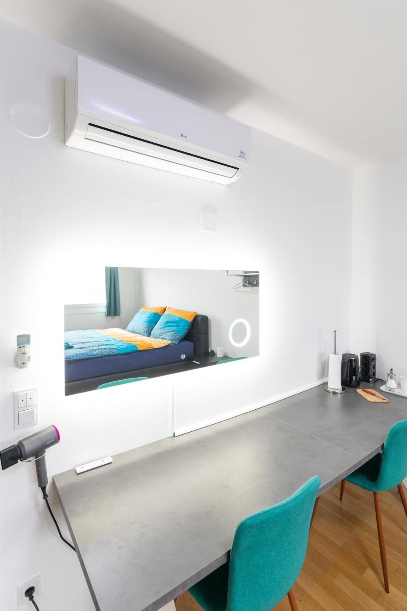 Private Room With Ac- Microwave, Personal Fridge & Metro Access - 7 Min To Center Wien Ngoại thất bức ảnh
