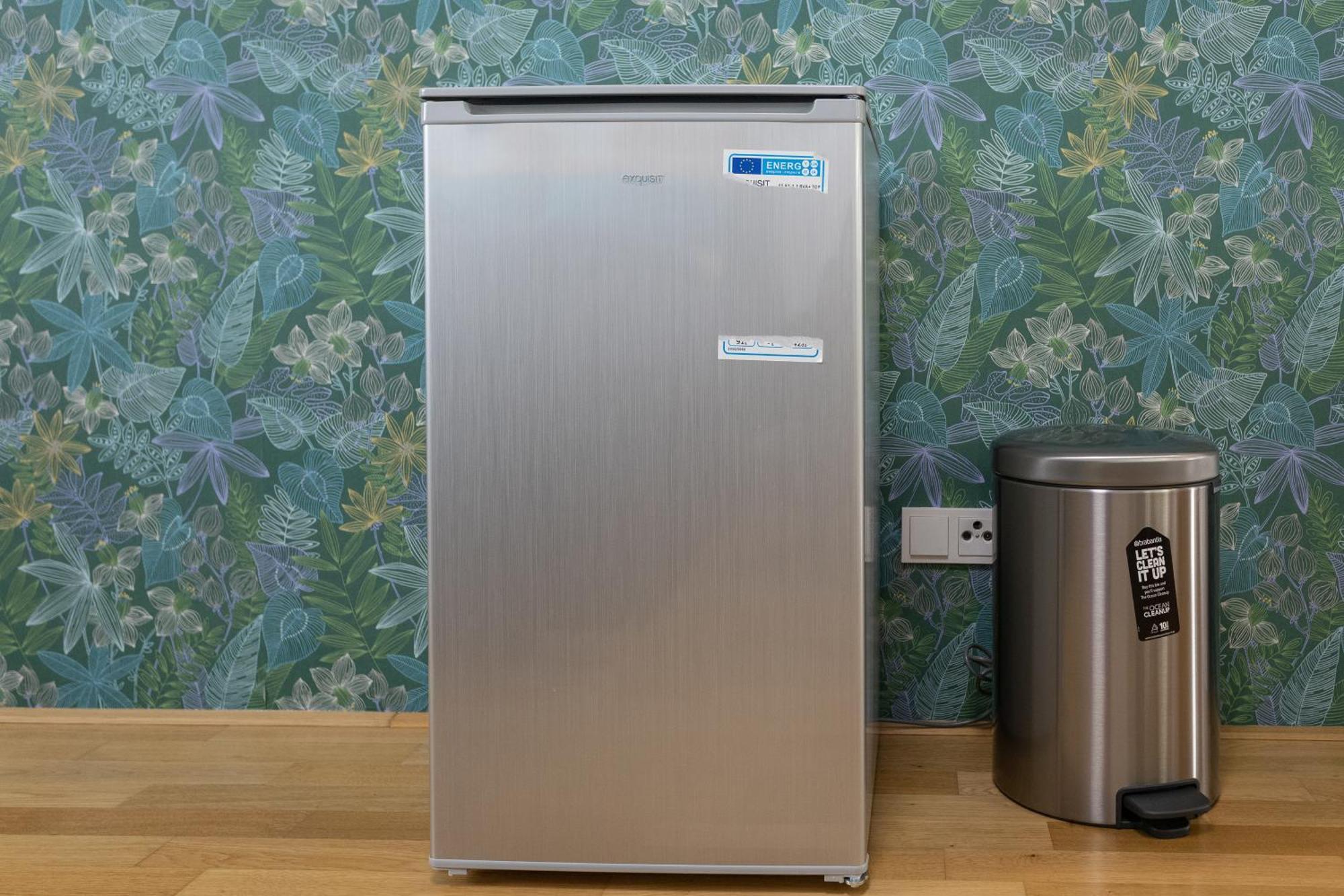 Private Room With Ac- Microwave, Personal Fridge & Metro Access - 7 Min To Center Wien Ngoại thất bức ảnh