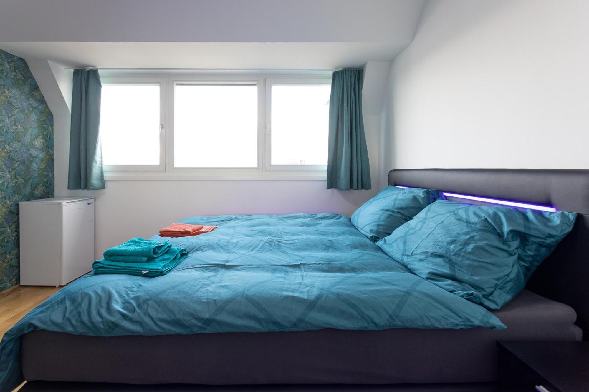 Private Room With Ac- Microwave, Personal Fridge & Metro Access - 7 Min To Center Wien Ngoại thất bức ảnh